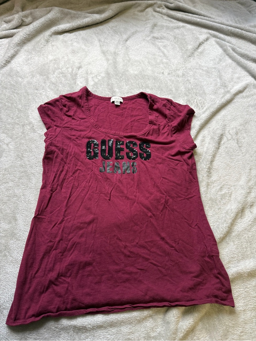GUESS Red Short Sleeve Logo Scoop Neck Tee